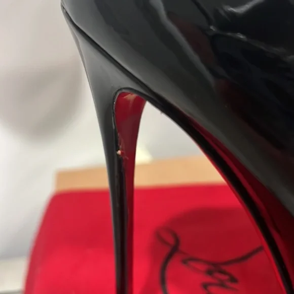 😍Christian Louboutin Youpi Black Patent Heels😍
